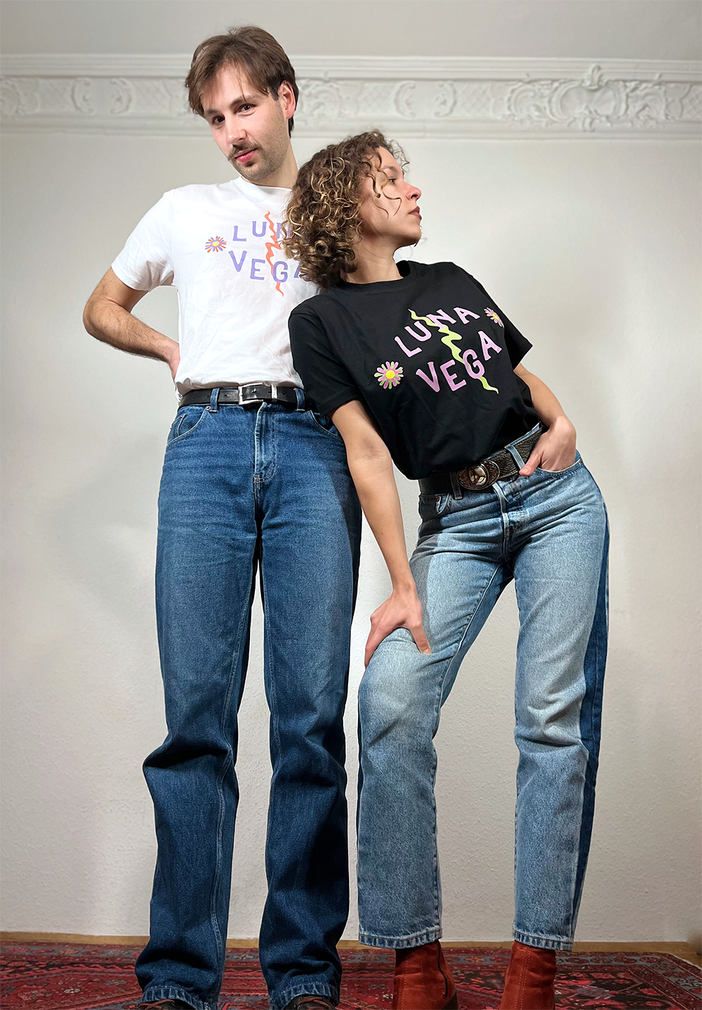 Luna Vega I T-Shirt